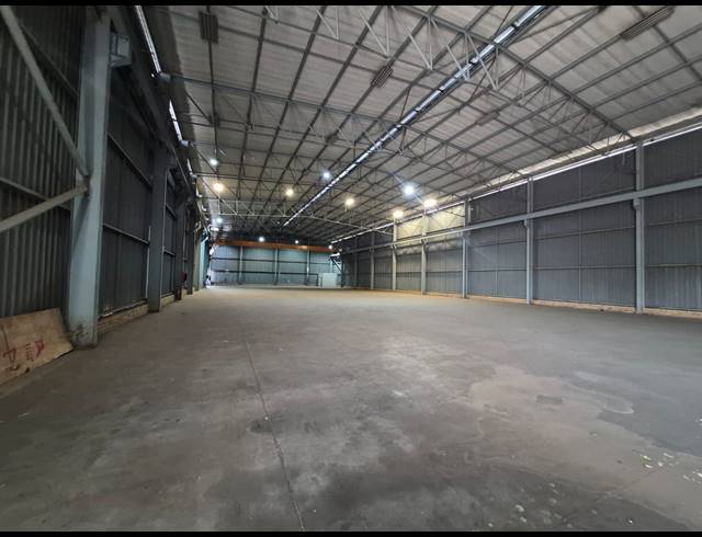 1,500M² WAREHOUSE TO LET IN GOSFORTH PARK
